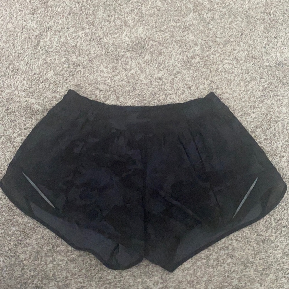 Lululemon Hotty Hot Short Long 4”